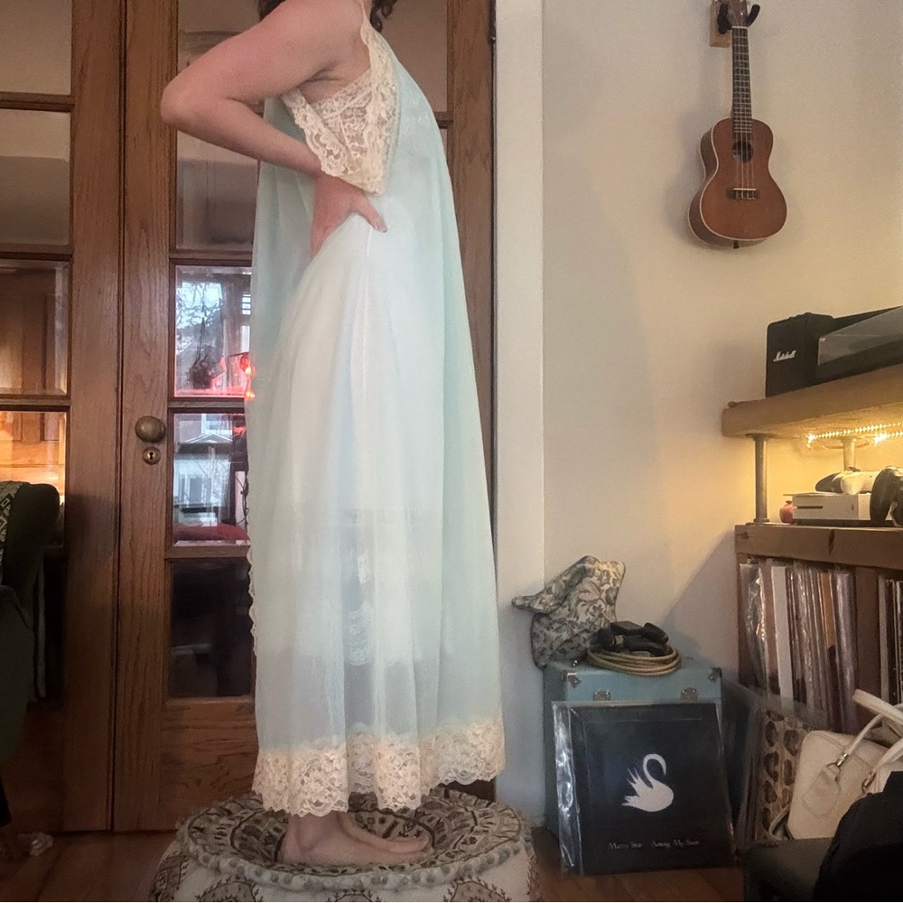 🦋 1960’s Peignoir Robe 🦋 - Picture 9 of 13
